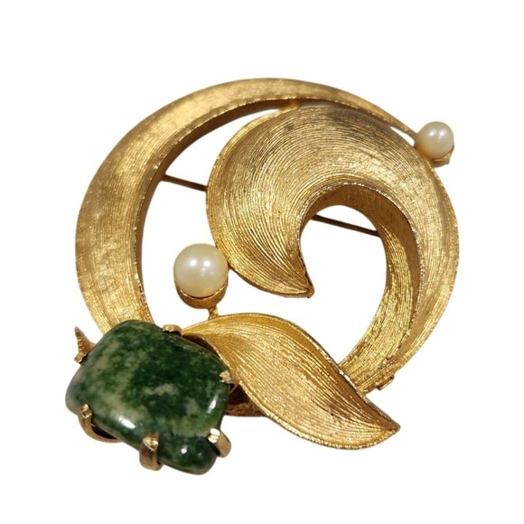 Vintage LISNER Textured Gold Tone Abstract Swirl Brooch Jade & Imitation Pearls - Picture 4 of 12
